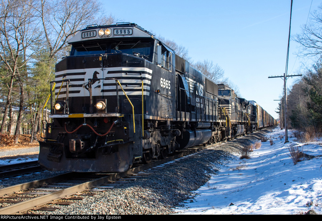 NS 6965 leads AY-5 west at Snake Hill Road